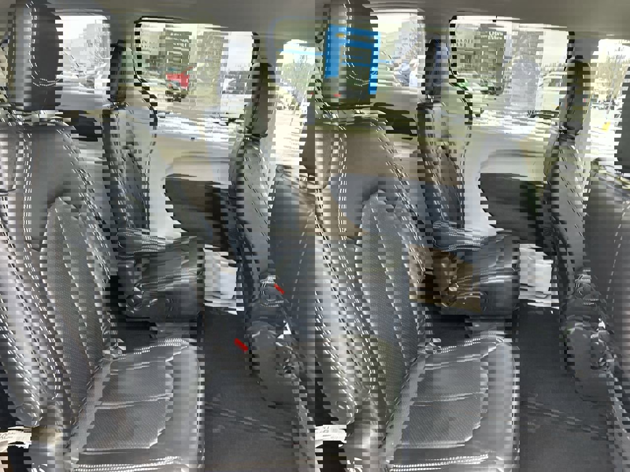 Used 2023 Chrysler Pacifica Touring-L image 16