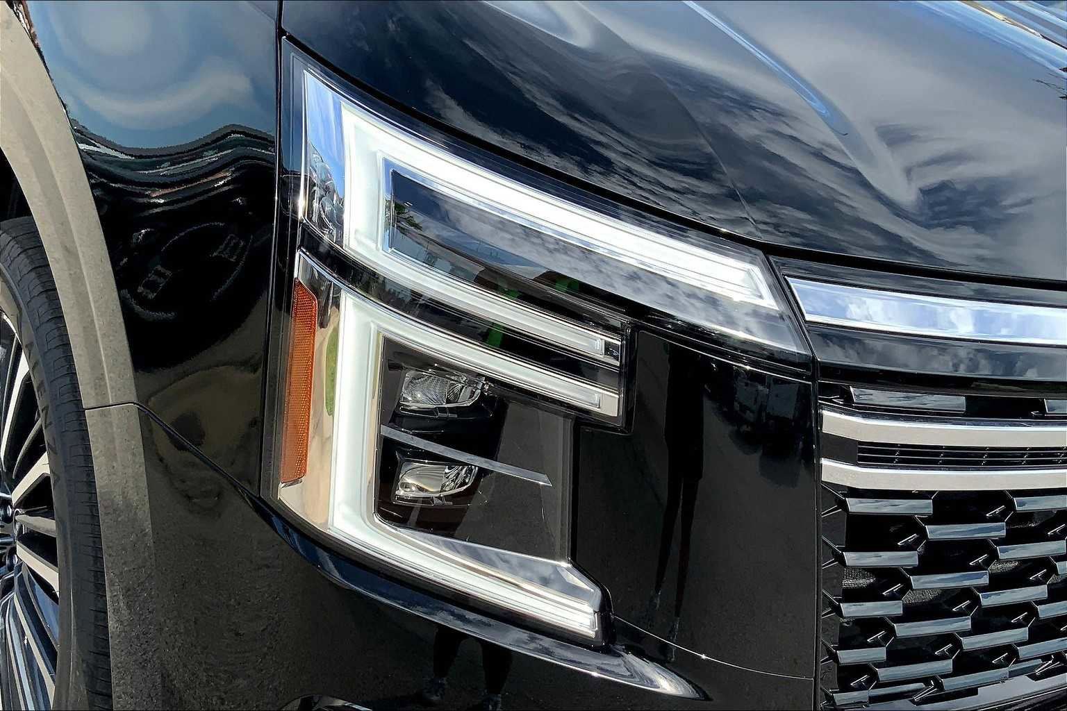 New 2025 Nissan Armada Platinum Reserve image 13