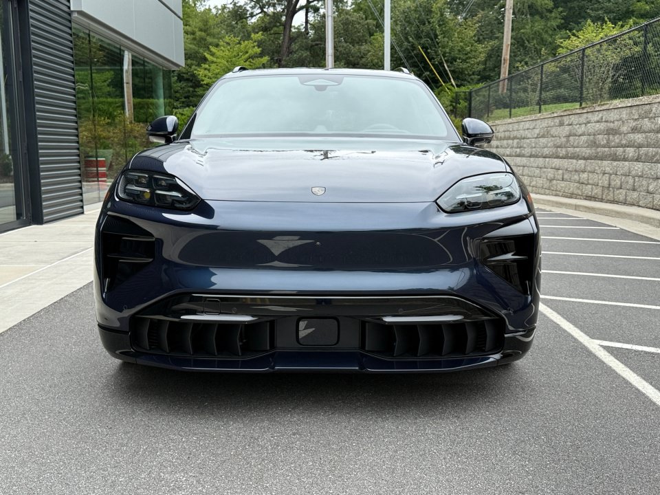 New 2026 Porsche Cayenne Turbo Electric AWD/4WD image 10