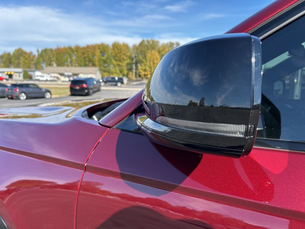 Used 2025 Jeep Grand Cherokee L Limited w/ Black Appearance Package image 10