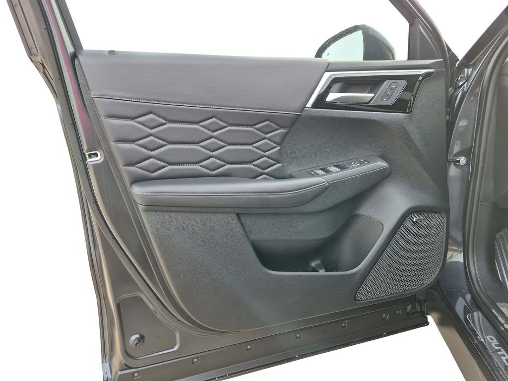 New 2026 Mitsubishi Outlander SEL image 26