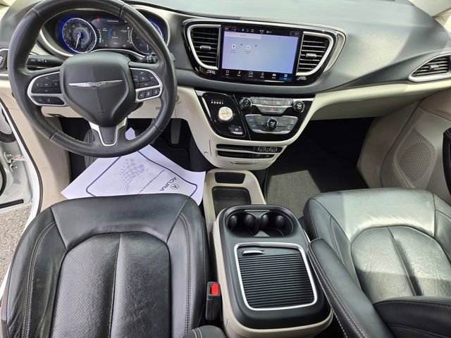 Used 2022 Chrysler Pacifica Touring-L FWD image 33
