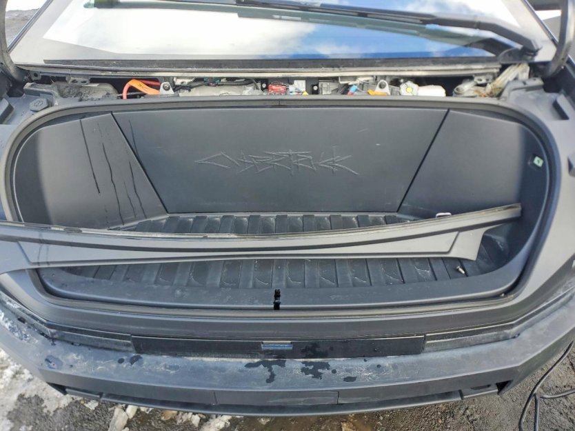 Used 2025 Tesla Cybertruck Cyberbeast image 9