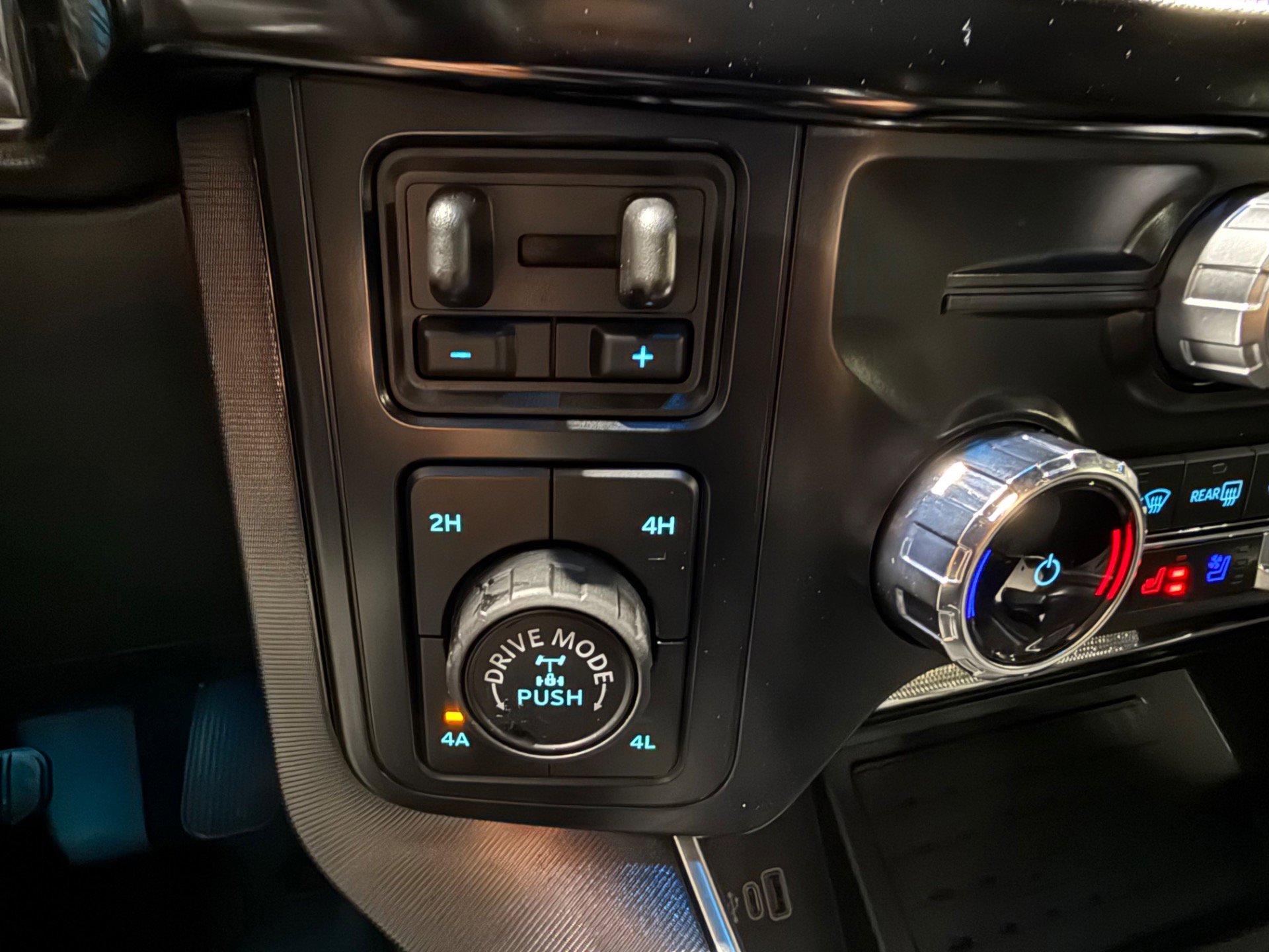 Used 2025 Ford F150 Raptor w/ Equipment Group 803A Raptor R image 32