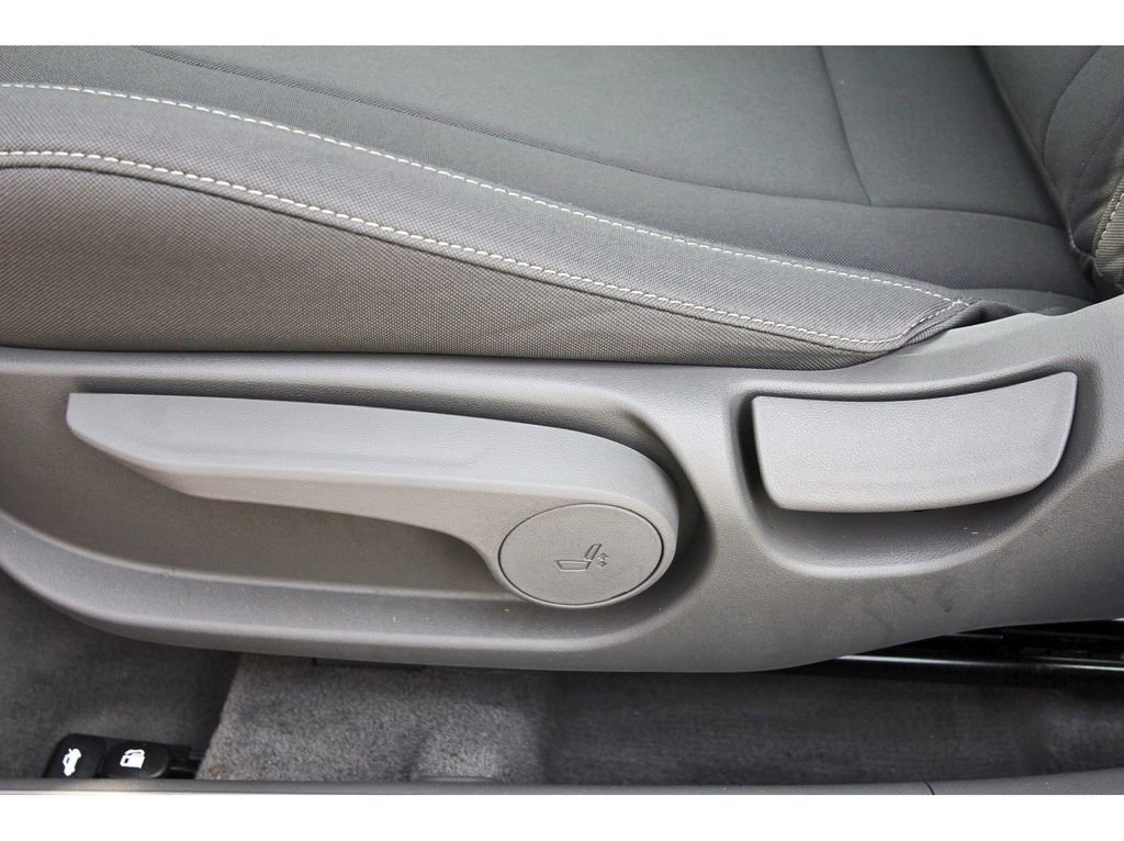 Used 2024 Hyundai Elantra SEL FWD image 31