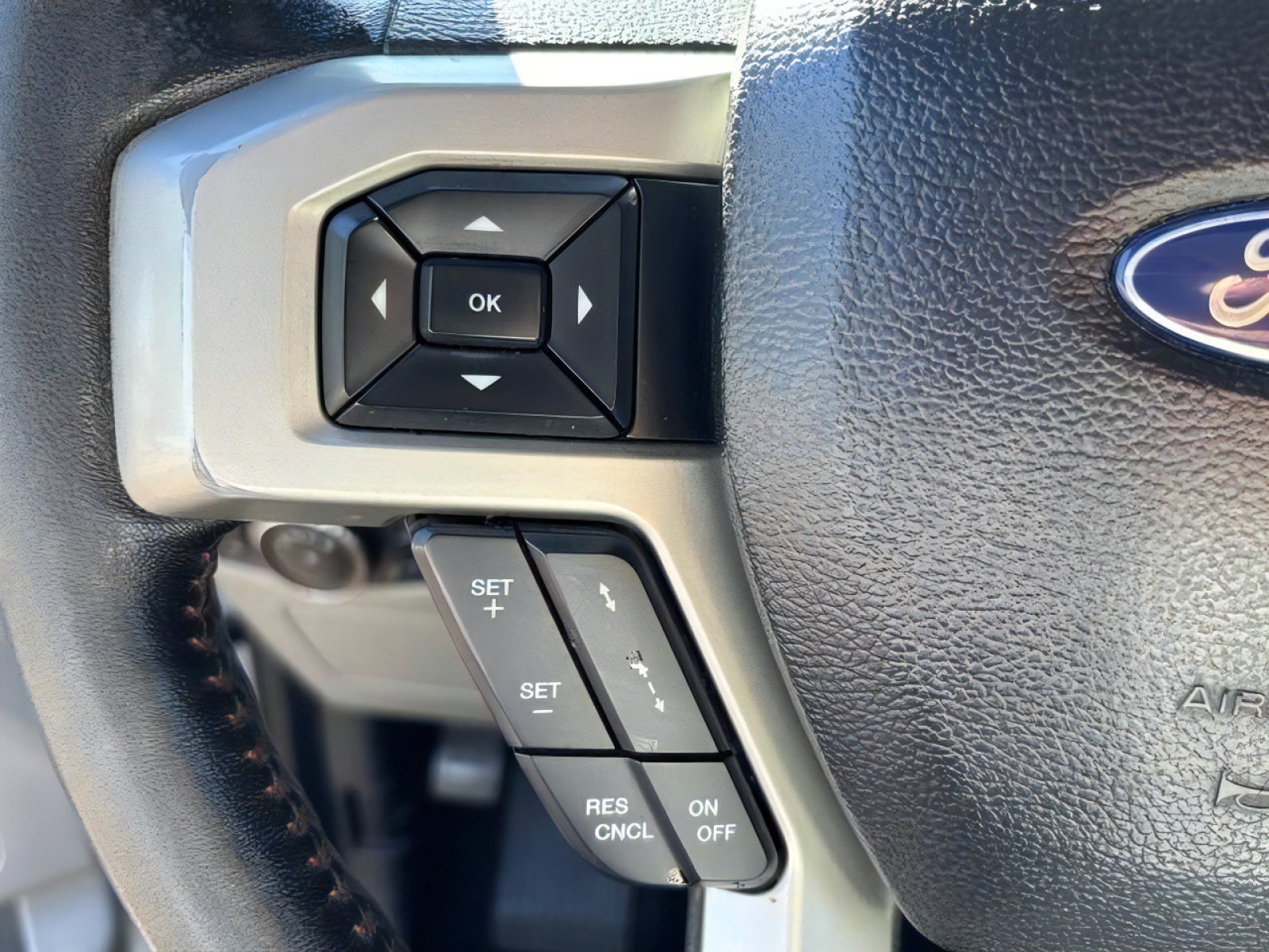 Used 2017 Ford F150 XLT AWD/4WD image 23