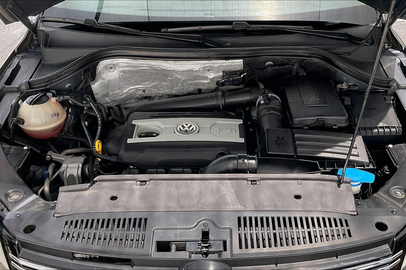 Used 2016 Volkswagen Tiguan SE FWD image 32