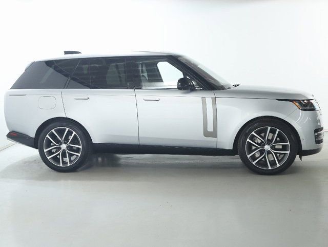 Used 2023 Land Rover Range Rover SE image 10