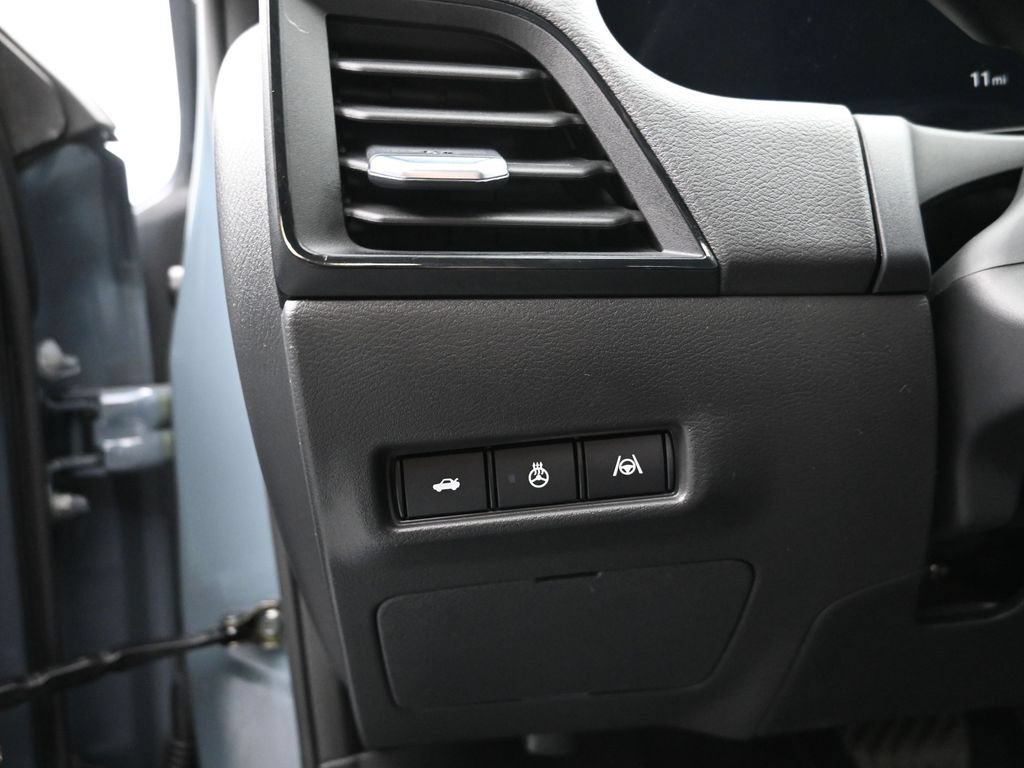 New 2026 Nissan Sentra SR w/ SR Premium Package FWD image 15