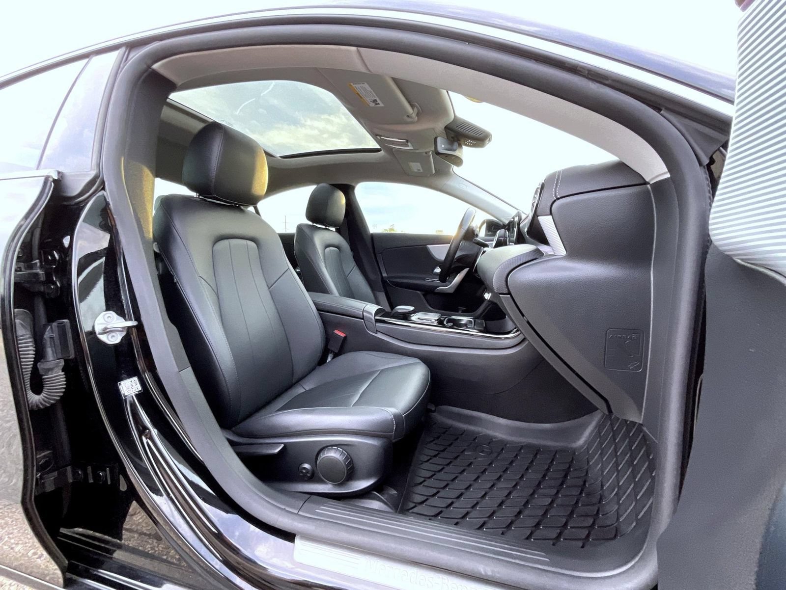 Used 2022 Mercedes-Benz CLA 250 image 15