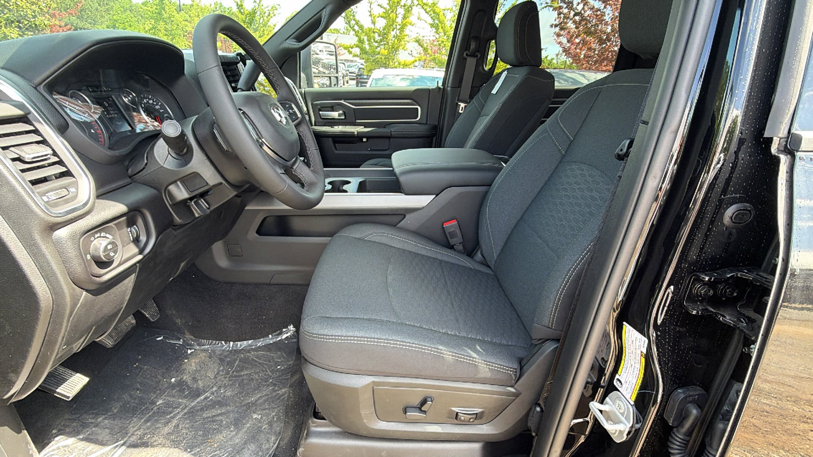 New 2026 RAM 2500 Big Horn AWD/4WD image 16