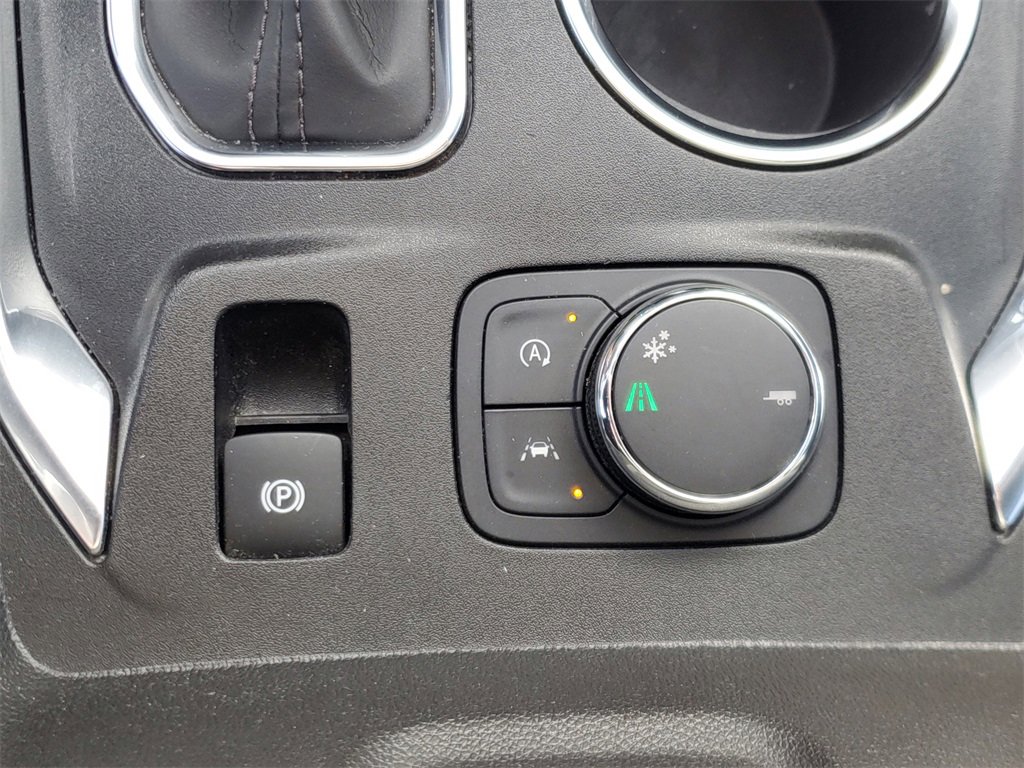 Used 2023 Chevrolet Traverse Premier w/ Redline Edition image 32