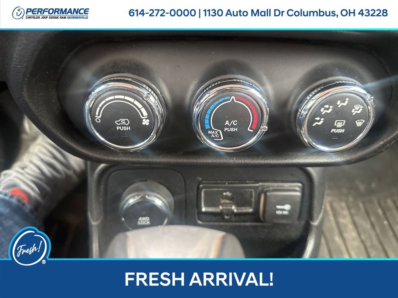 Used 2015 Jeep Renegade Latitude image 19