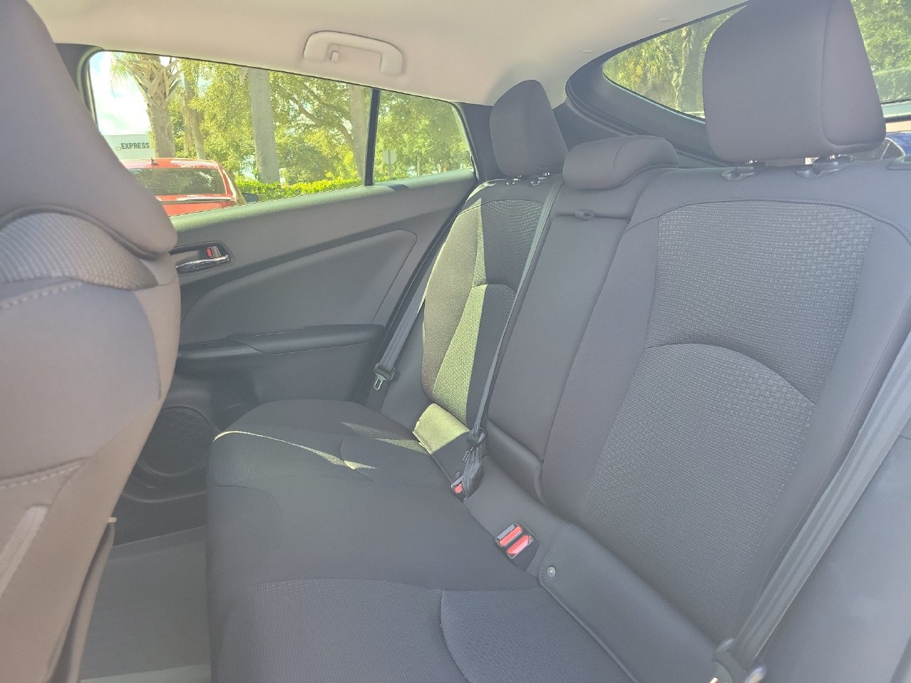 Used 2021 Toyota Prius LE FWD image 10