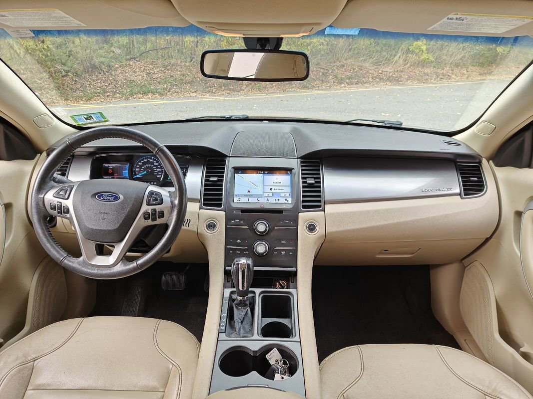 Used 2018 Ford Taurus SEL w/ Equipment Group 201A FWD image 17