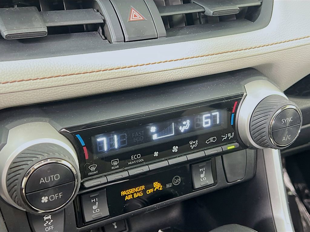 Used 2022 Toyota RAV4 XLE w/ Convenience Package image 15