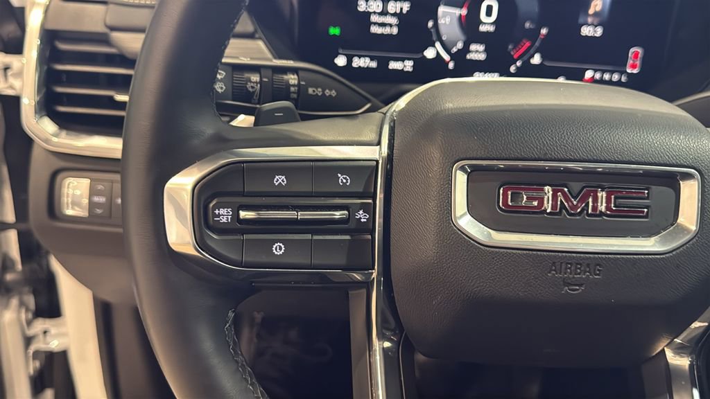 Used 2025 GMC Acadia Elevation w/ Elevation Premium Package image 32