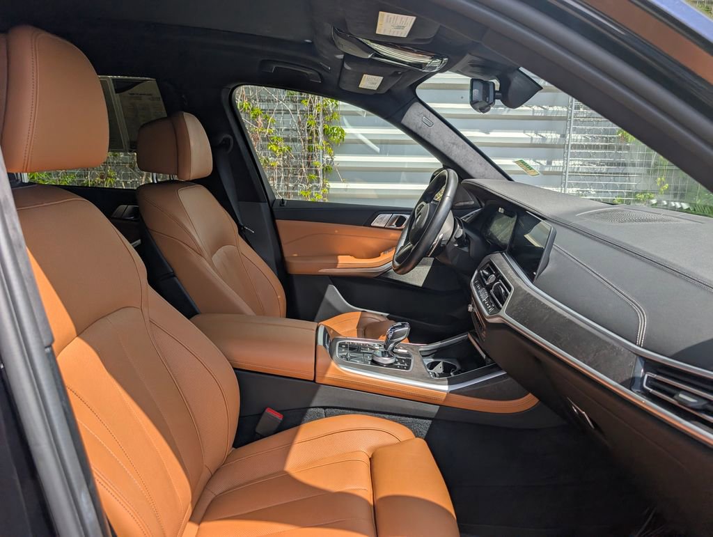 Used 2022 BMW X7 M50i w/ Dynamic Handling Package AWD/4WD image 11