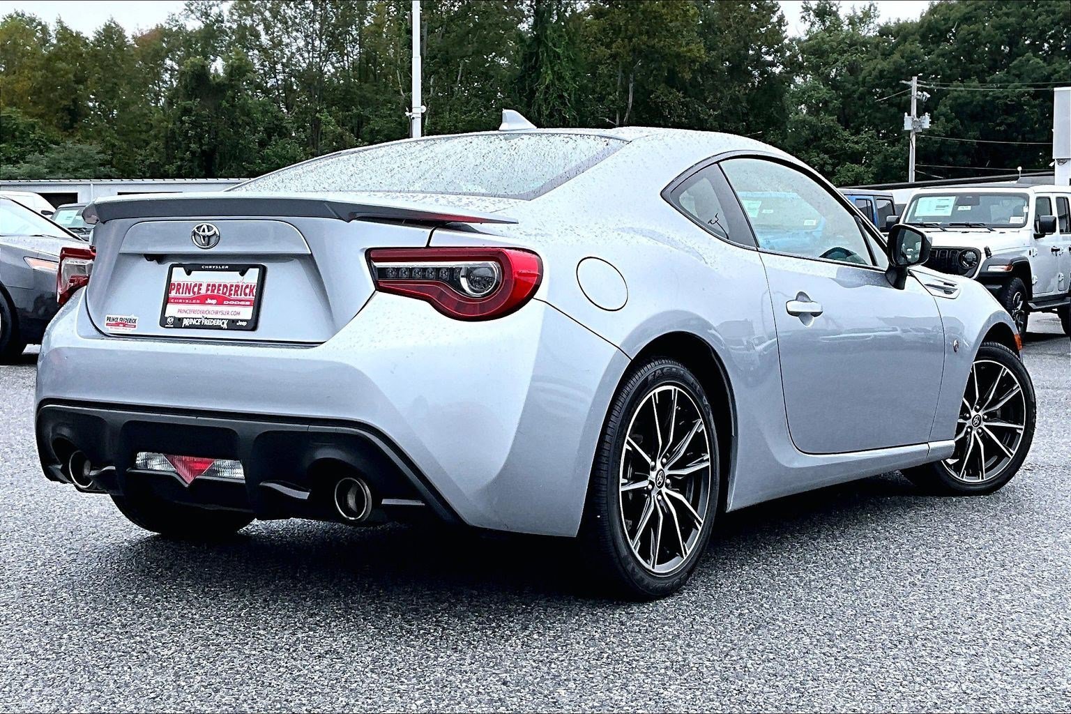 Used 2017 Toyota 86 RWD image 10