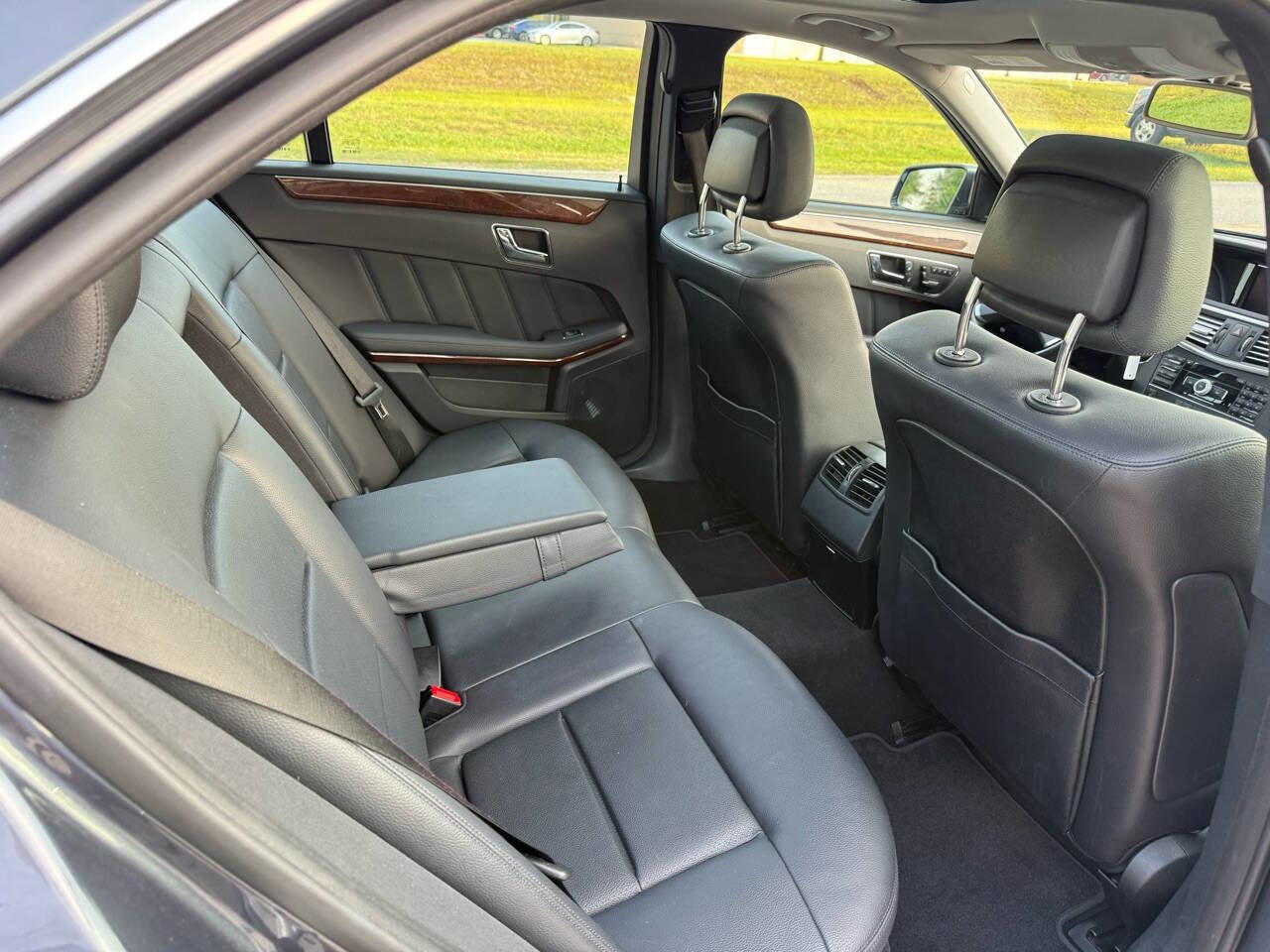 Used 2011 Mercedes-Benz E 350 BlueTEC Sedan image 24