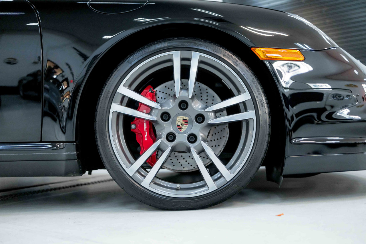 Used 2012 Porsche 911 Turbo image 30