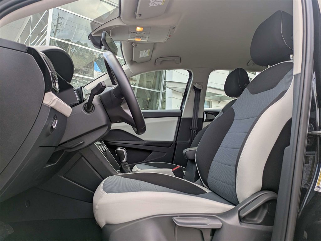 Used 2025 Volkswagen Taos S image 2