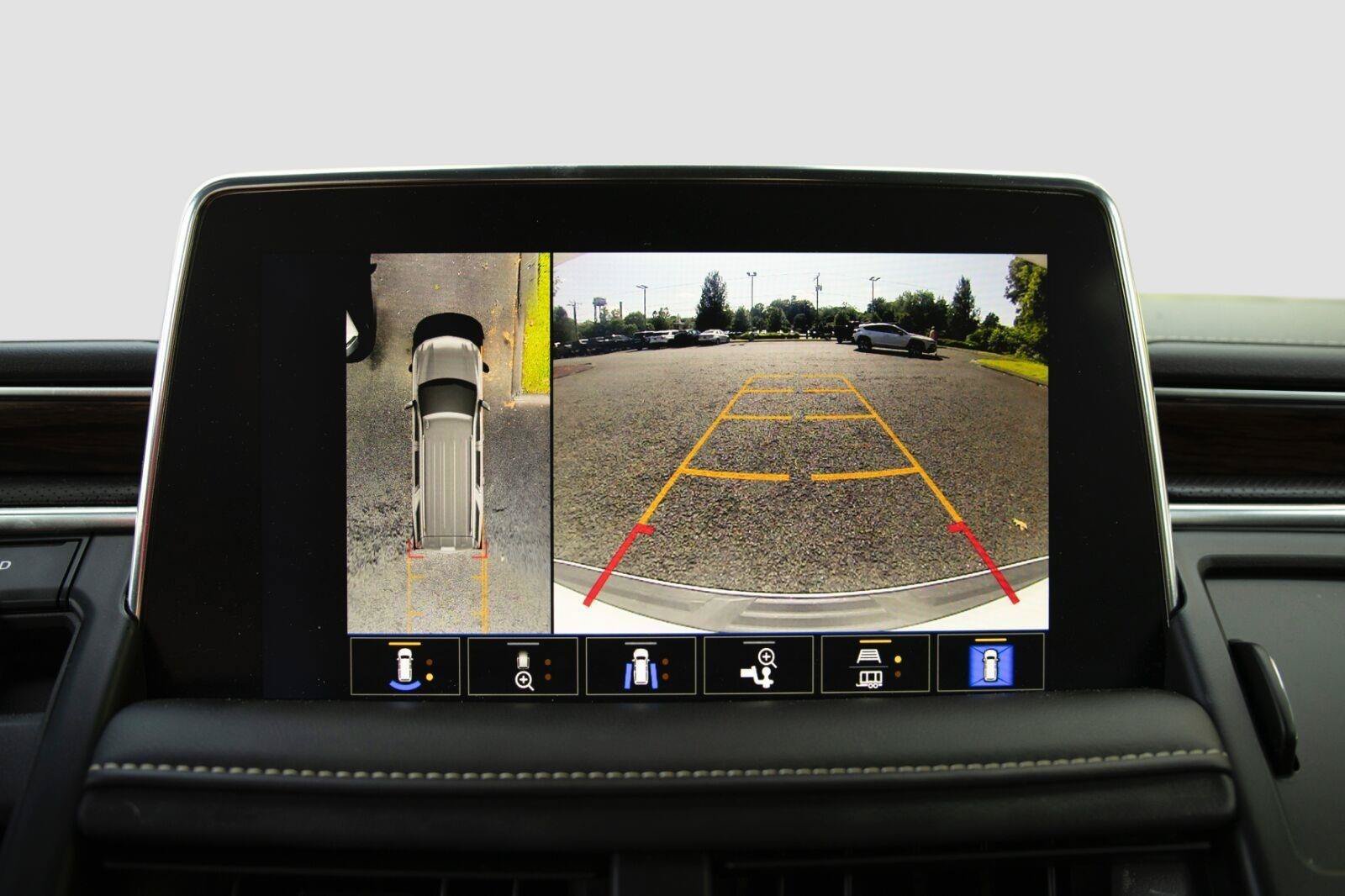 Used 2024 Chevrolet Tahoe Premier AWD/4WD image 12