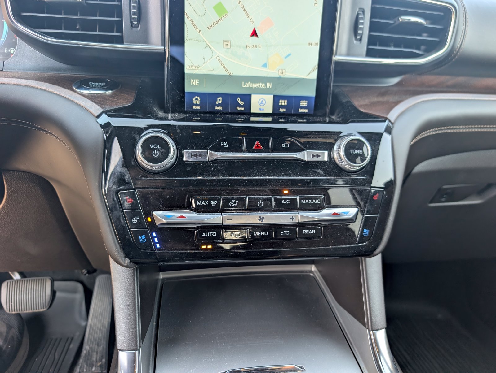Used 2022 Ford Explorer King Ranch w/ Premium Technology Package AWD/4WD image 32