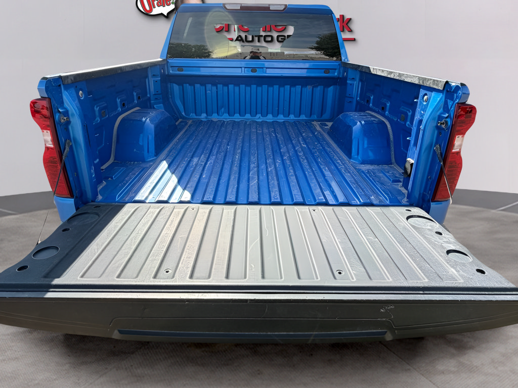 Used 2025 Chevrolet Silverado 1500 LT AWD/4WD image 10
