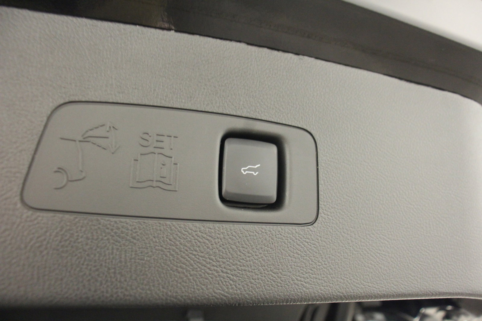 Used 2024 Lincoln Corsair Grand Touring w/ Equipment Group 301A AWD/4WD image 13