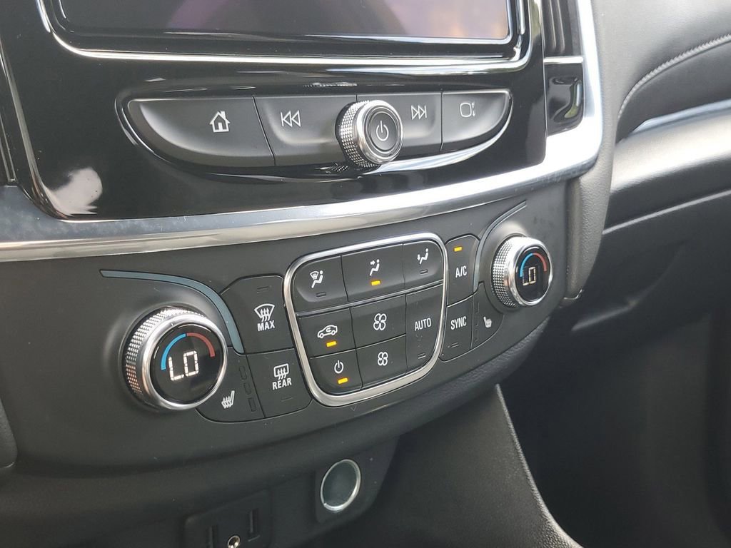 Used 2023 Chevrolet Traverse LT image 29