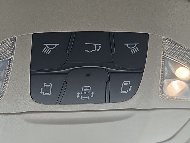 Used 2023 Chrysler Voyager LX FWD image 24