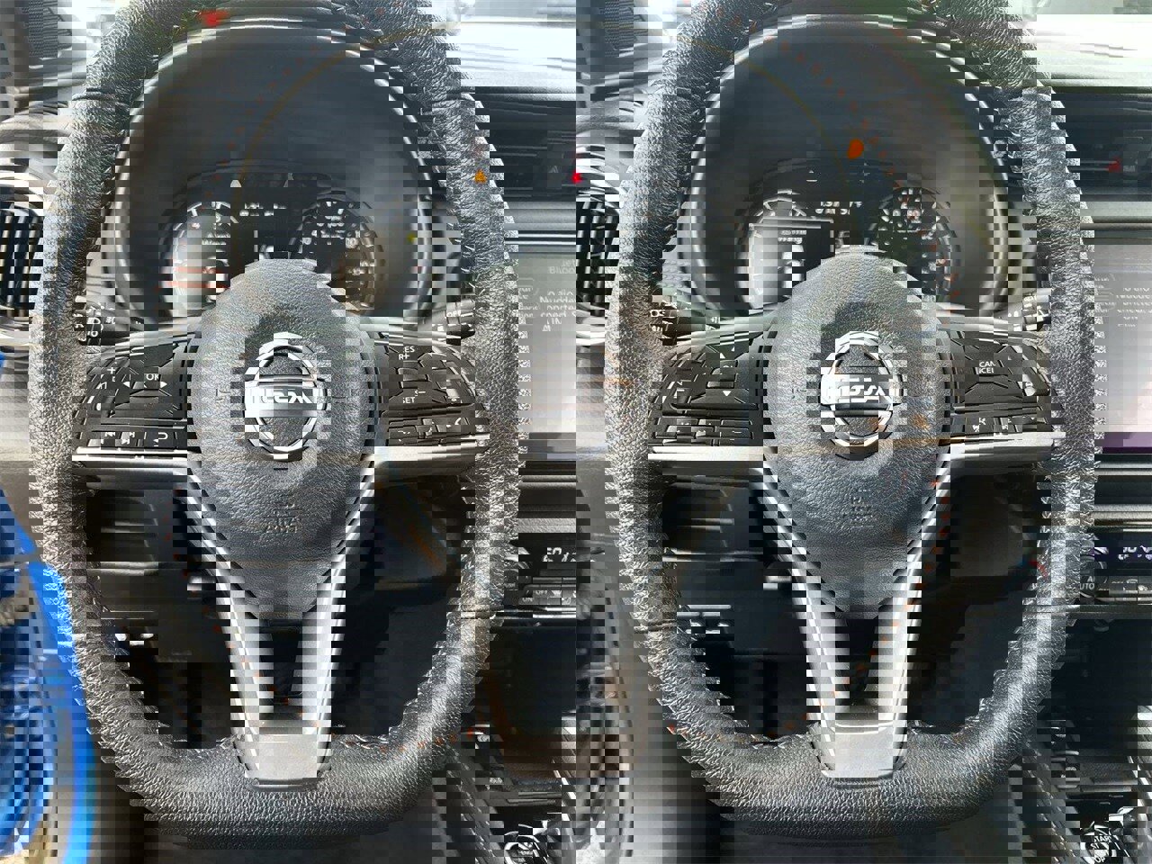 Used 2023 Nissan Kicks SR image 18