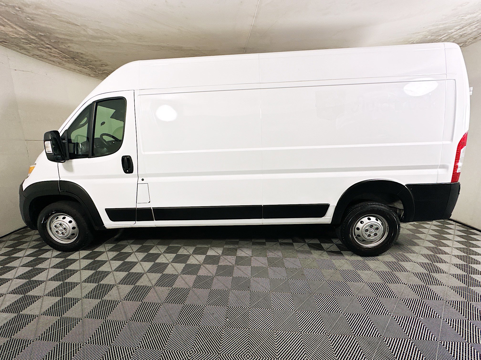 Used 2023 RAM ProMaster 2500 FWD image 6