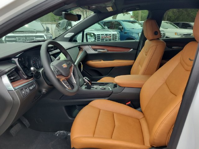 New 2026 Cadillac XT5 Premium Luxury w/ Driver Assist Package FWD image 7