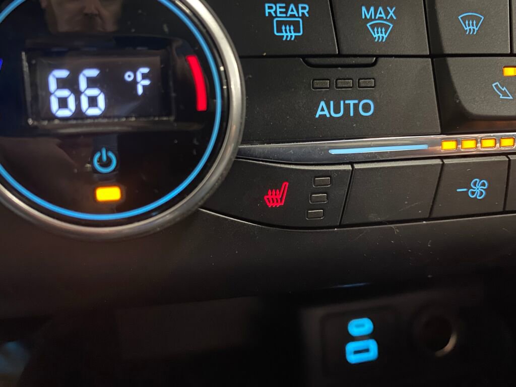 Used 2020 Ford Escape Titanium image 15