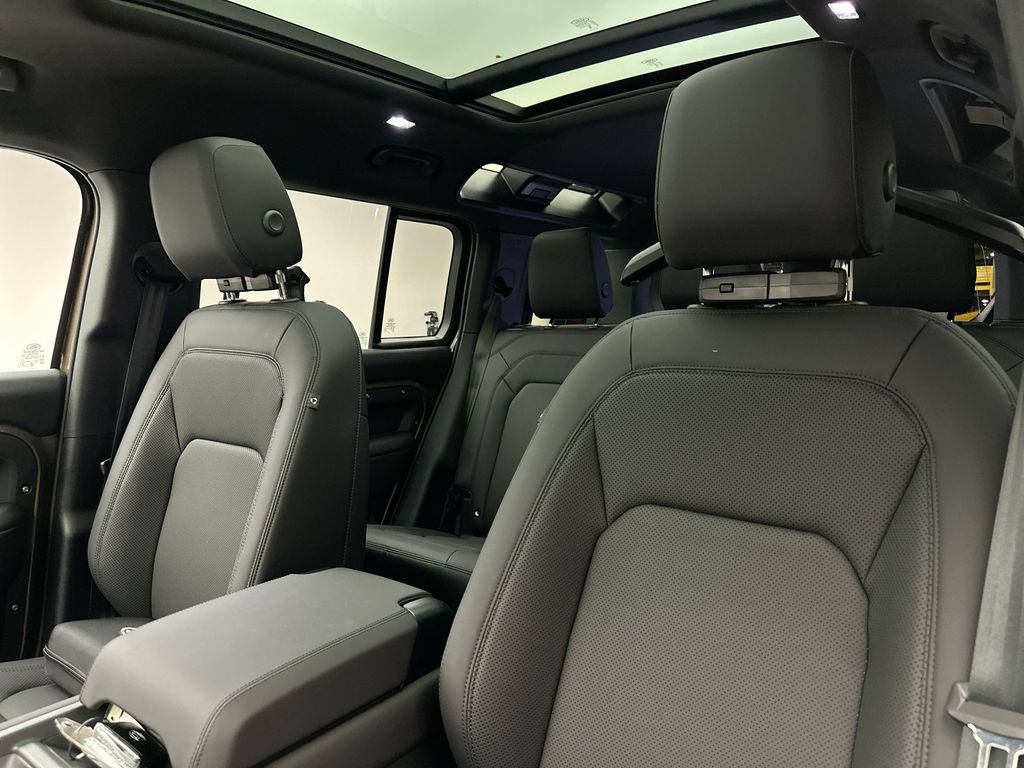 Certified 2025 Land Rover Defender 110 S AWD/4WD image 10