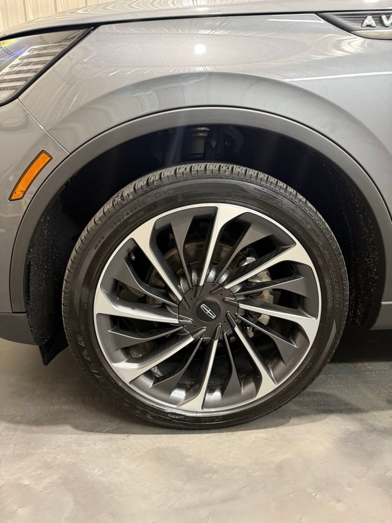 Used 2025 Lincoln Aviator Reserve w/ Equipment Group 201A AWD/4WD image 4