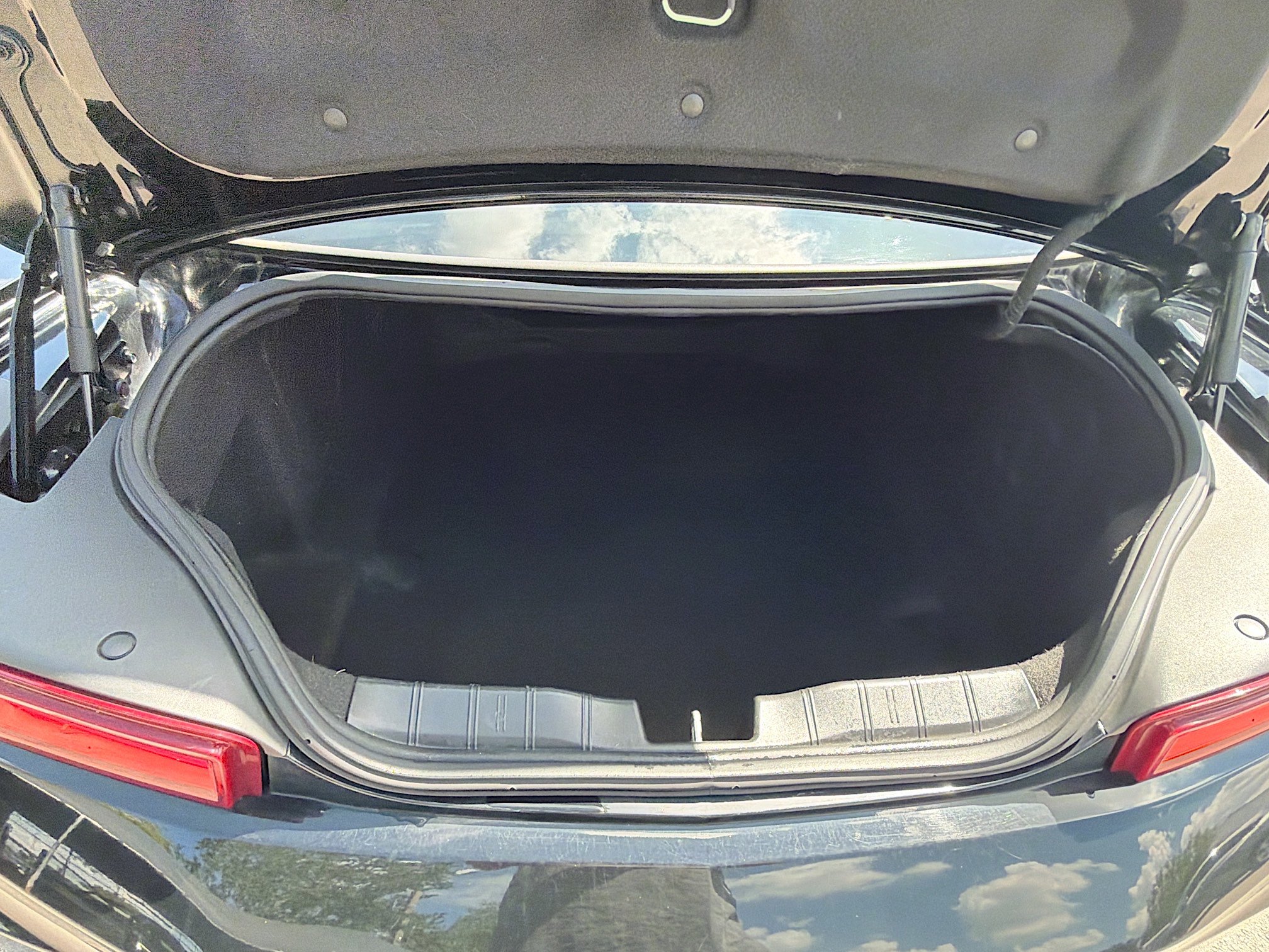 Used 2017 Chevrolet Camaro SS image 25