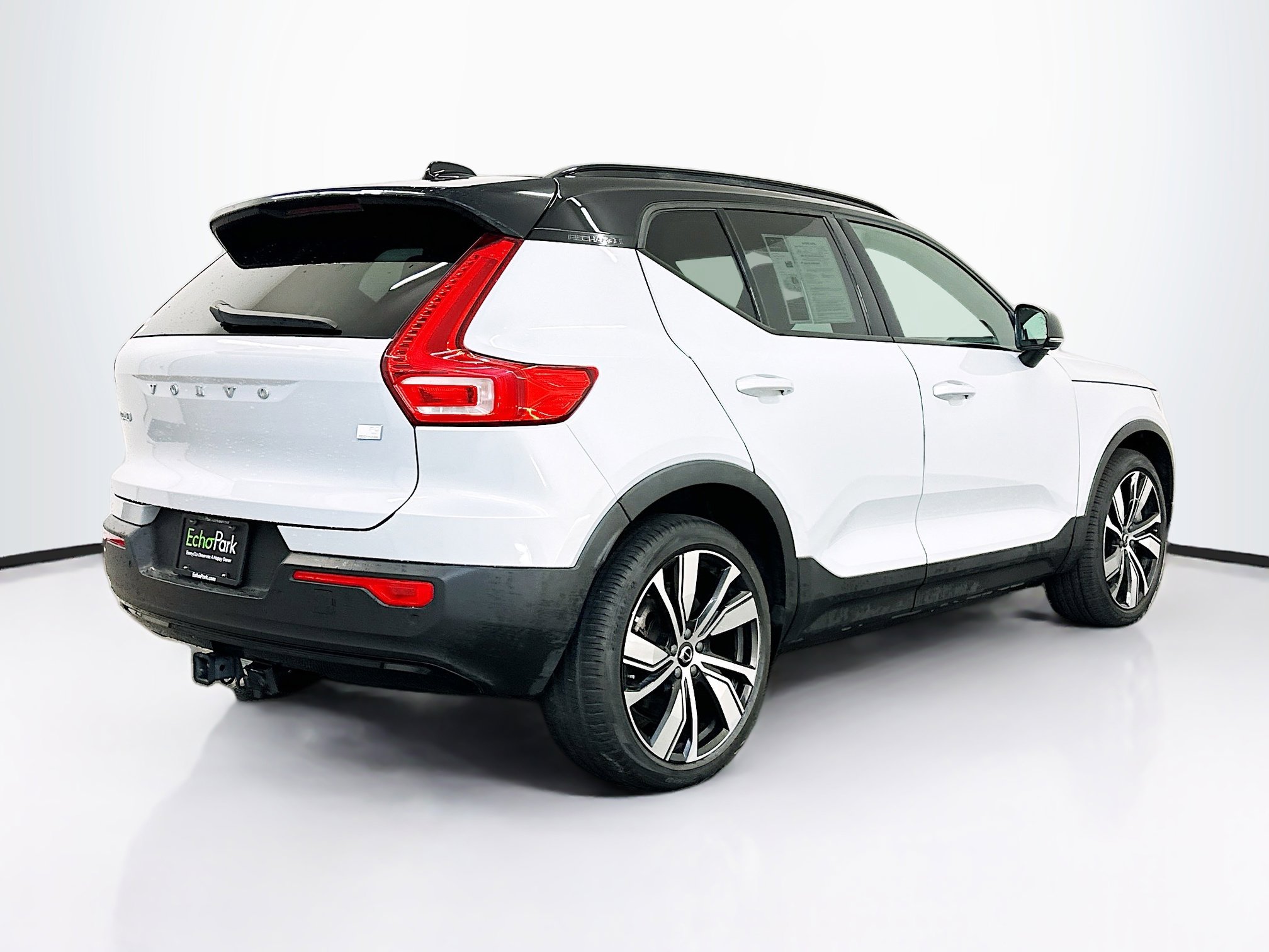 Used 2021 Volvo XC40 P8 Recharge image 9