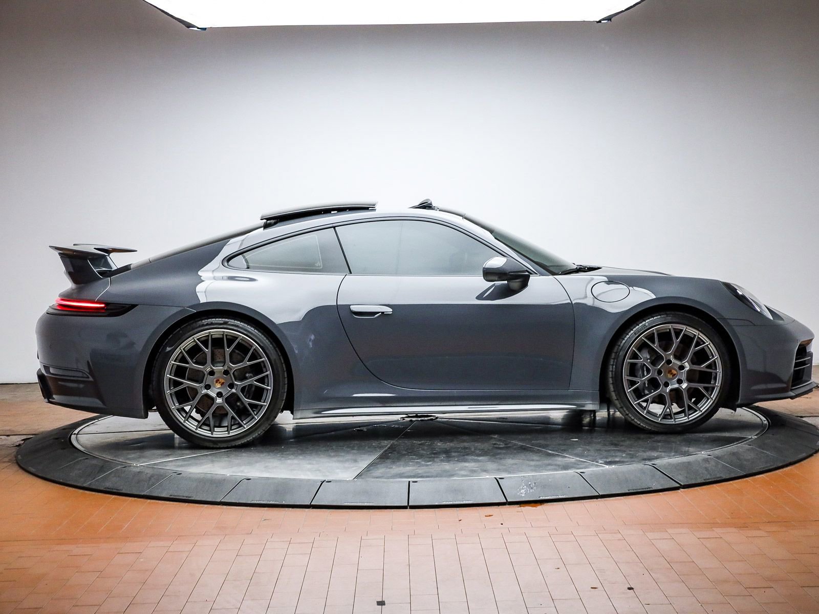 Used 2025 Porsche 911 Carrera image 13