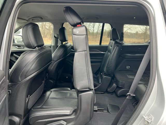 Used 2023 Jeep Grand Cherokee L Limited w/ Black Appearance Package image 5