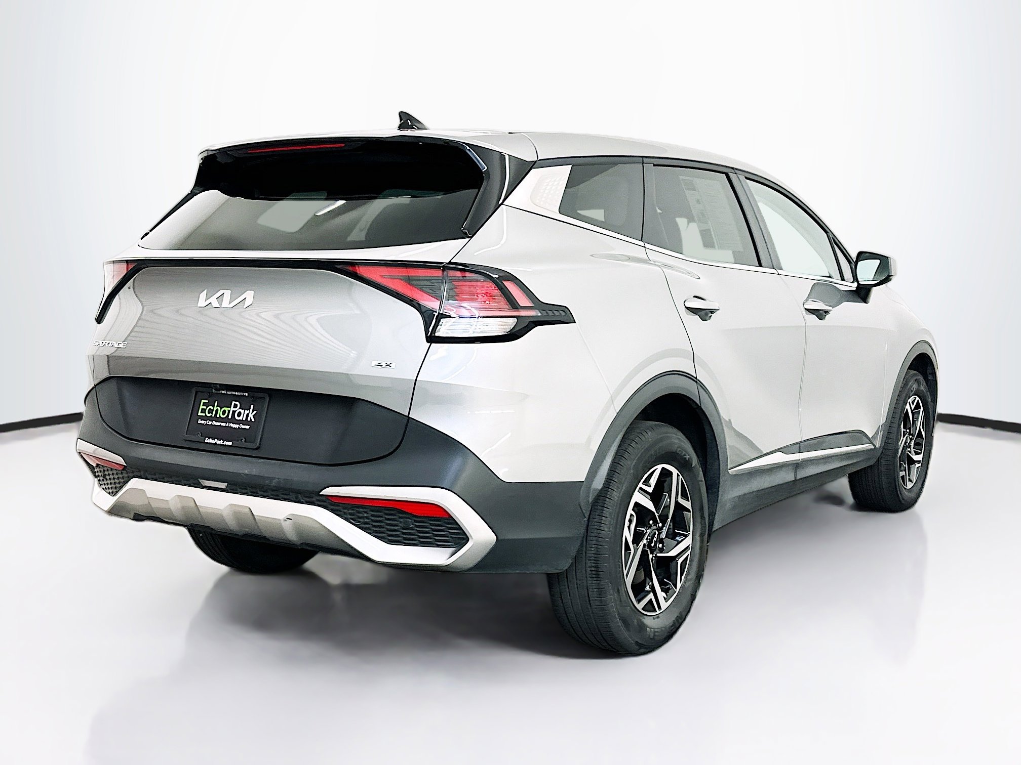 Used 2025 Kia Sportage LX image 9