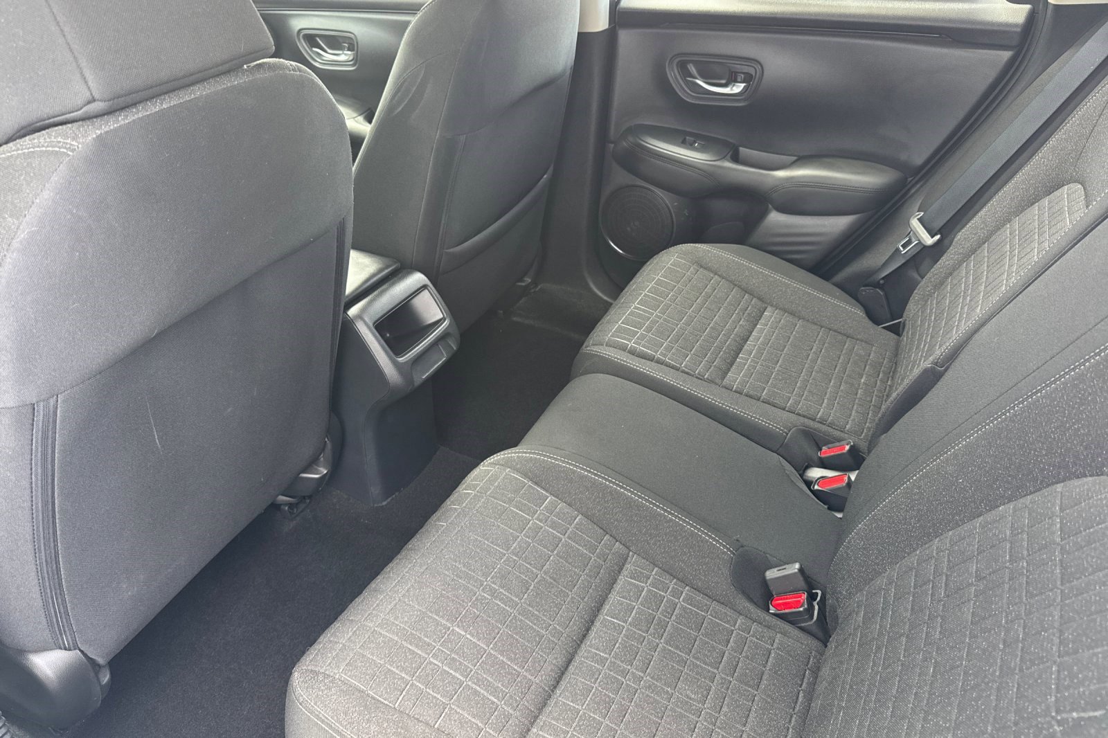 Used 2023 Honda HR-V LX image 25