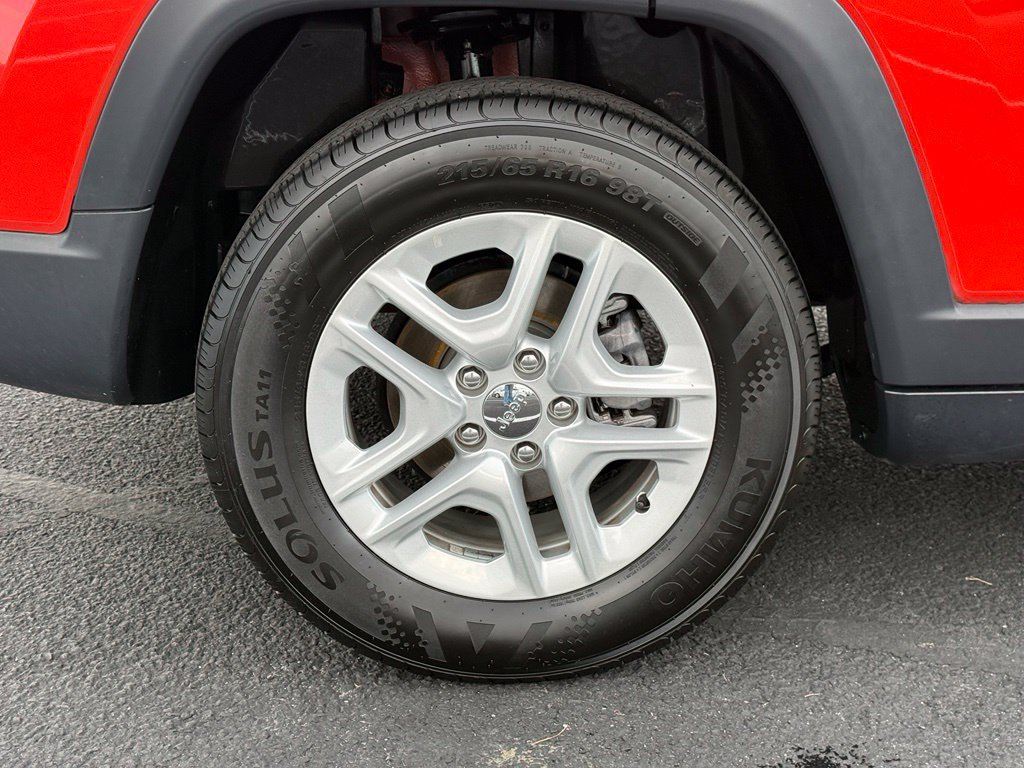 Used 2020 Jeep Compass Sport FWD image 14