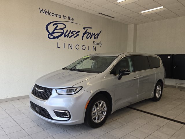 Used 2024 Chrysler Pacifica Touring-L