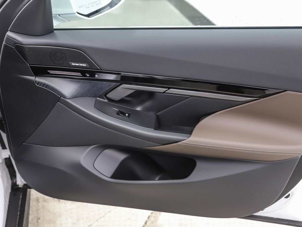 Certified 2025 BMW 530i xDrive w/ Premium Package image 28