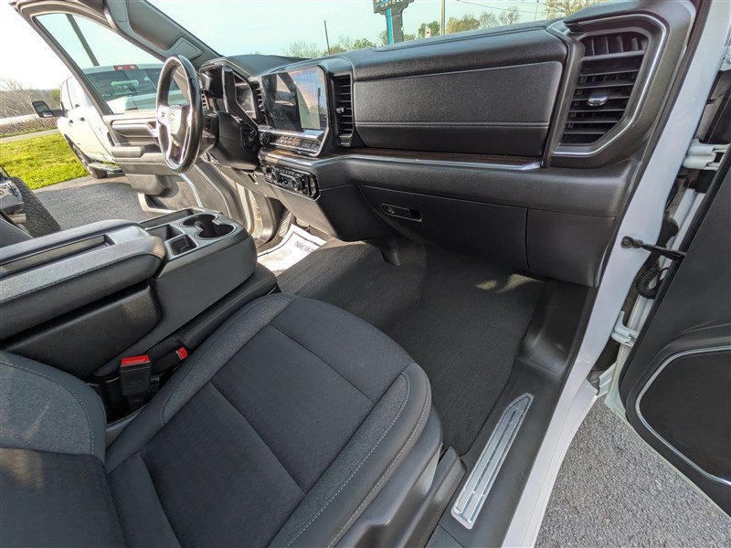 Used 2024 Chevrolet Silverado 2500 LT AWD/4WD image 23