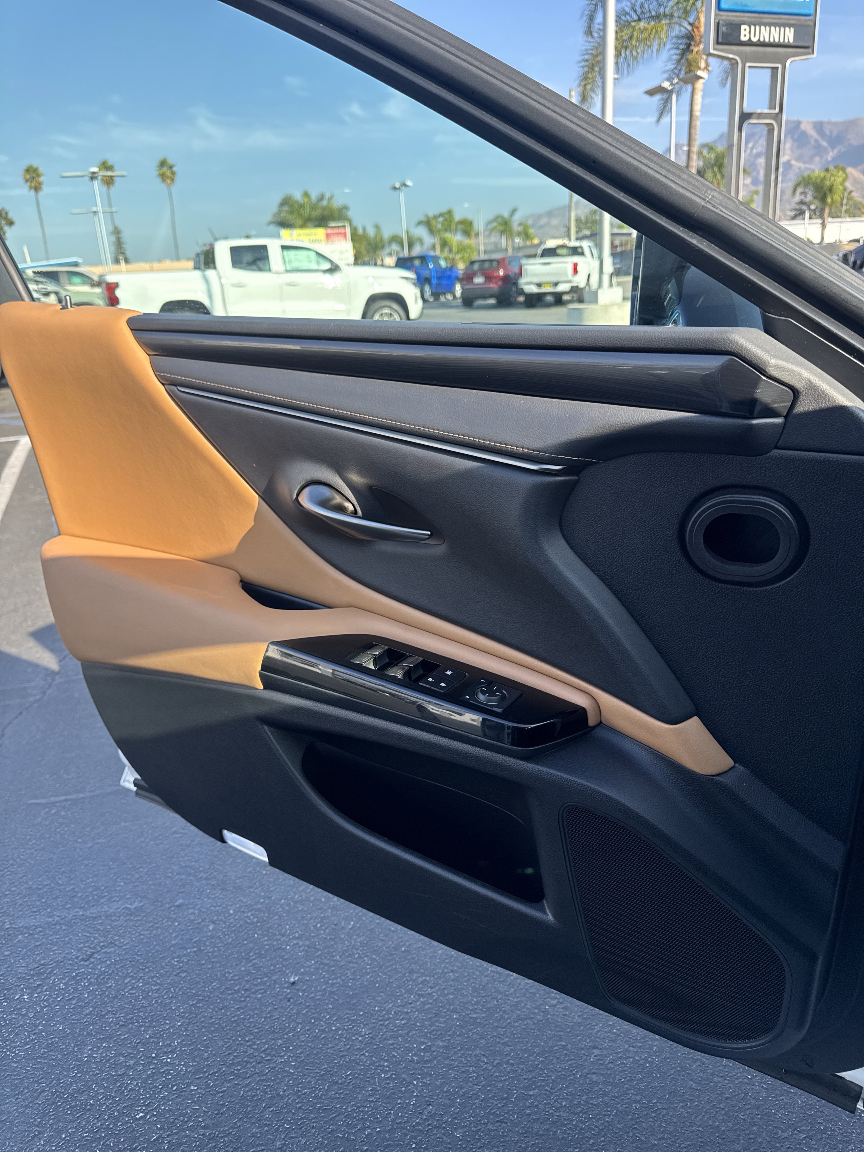 Used 2022 Lexus ES 300h image 24