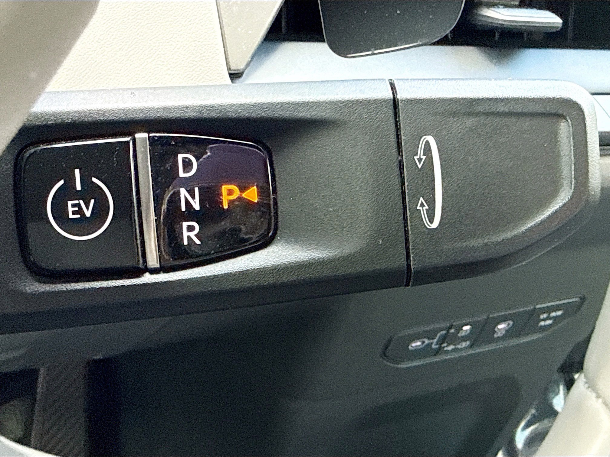 Used 2024 Kia EV9 Wind AWD/4WD image 28